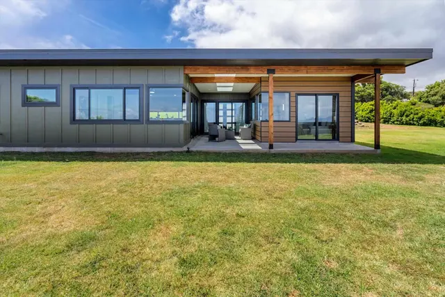 Listing Image for 1109 Pookela Rd B 33 of 45