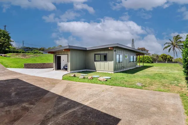 Listing Image for 1109 Pookela Rd B 37 of 45
