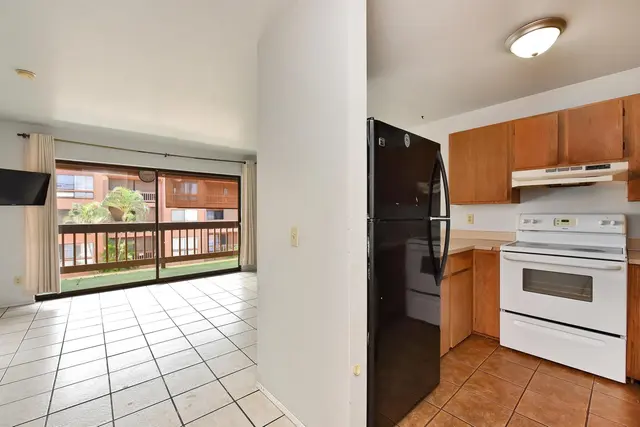 Listing Image for 3740 Lower Honoapiilani Rd A305 2 of 37