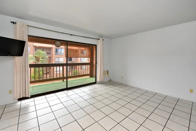 Listing Image for 3740 Lower Honoapiilani Rd A305 5 of 37