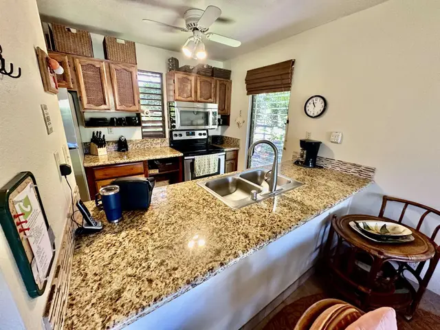 Listing Image for 50 Kepuhi Pl 160 13 of 32