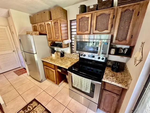 Listing Image for 50 Kepuhi Pl 160 16 of 32
