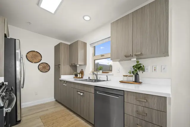 Listing Image for 73 Piilaniwahine Pl 2104 12 of 43