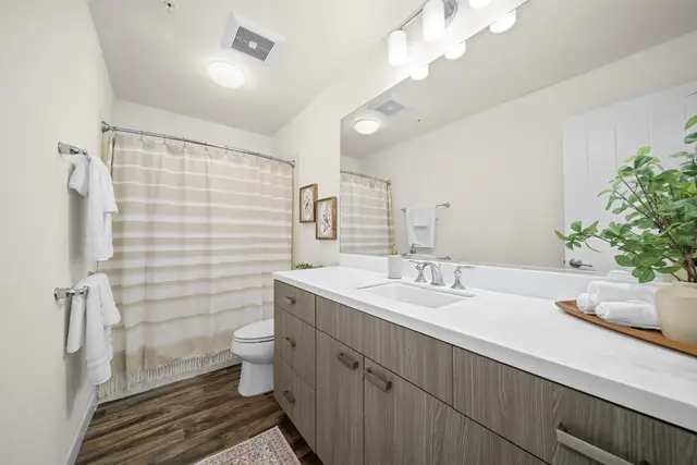 Listing Image for 73 Piilaniwahine Pl 2104 25 of 43