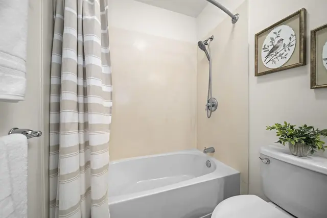 Listing Image for 73 Piilaniwahine Pl 2104 26 of 43