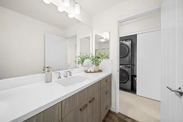 Listing Image for 73 Piilaniwahine Pl 2104 27 of 43