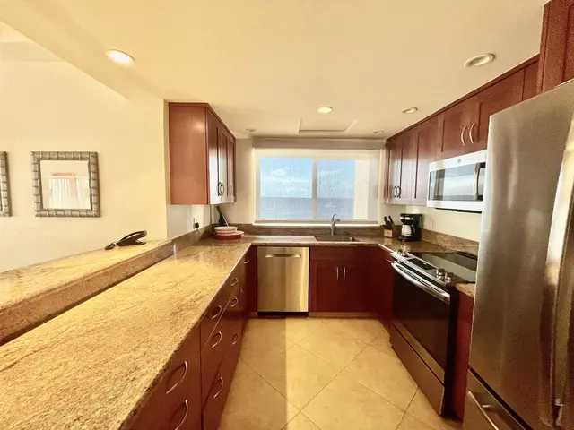 Listing Image for 2481 Kaanapali Pkwy 551w 13 of 40