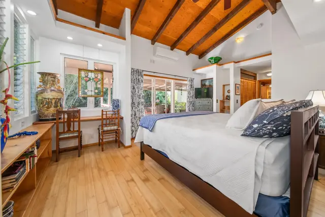Listing Image for 132 Mahola St 15 of 37