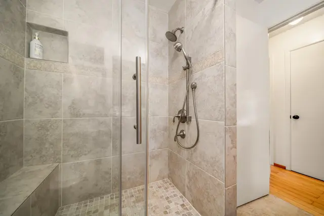 Listing Image for 132 Mahola St 25 of 37
