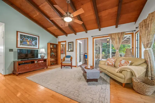 Listing Image for 132 Mahola St 5 of 37