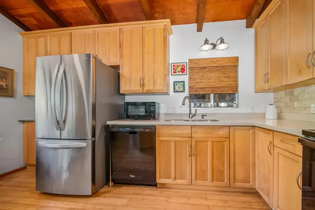 Listing Image for 132 Mahola St 8 of 37