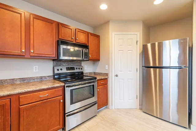 Listing Image for 44 Wawali St 10 of 35