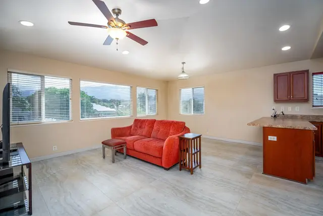 Listing Image for 44 Wawali St 3 of 35