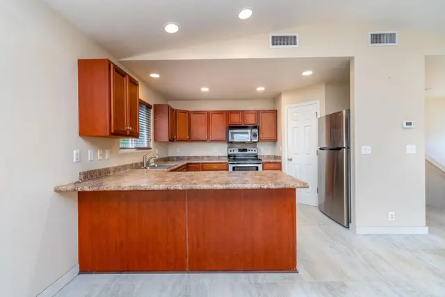 Listing Image for 44 Wawali St 6 of 35