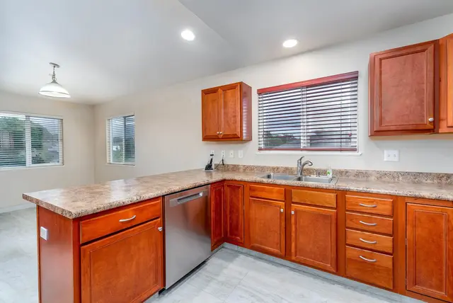 Listing Image for 44 Wawali St 7 of 35