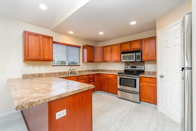 Listing Image for 44 Wawali St 9 of 35
