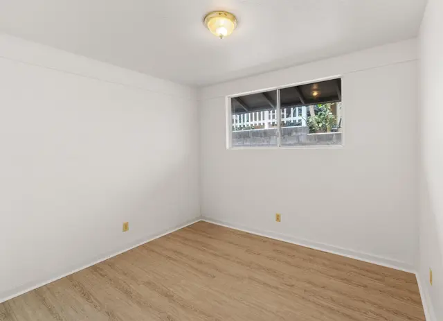 Listing Image for 815 Paloma St 13 of 16