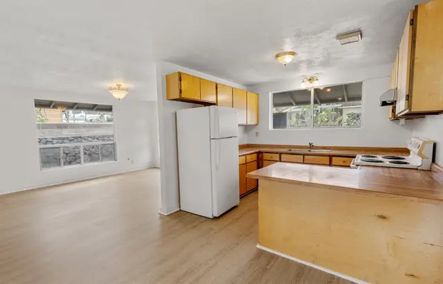 Listing Image for 815 Paloma St 8 of 16