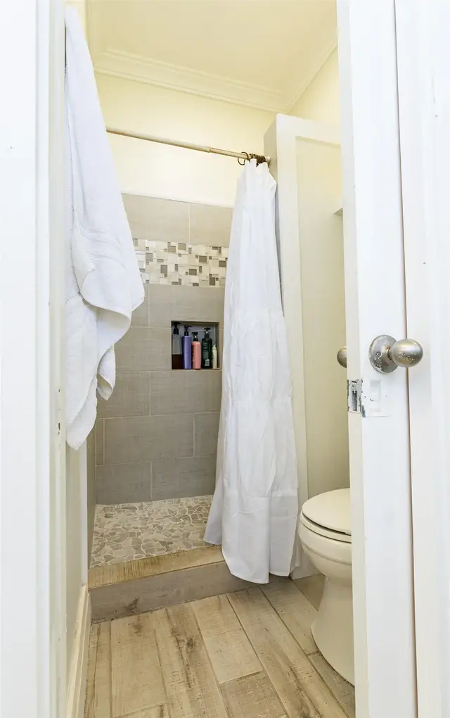 Listing Image for 125 Naniloa Dr 8 of 37