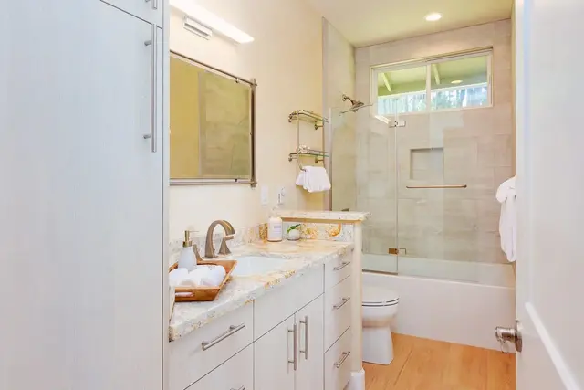 Listing Image for 728 Olinda Rd B 16 of 39
