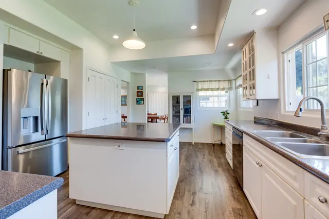 Listing Image for 1699 Kaupakalua Rd 10 of 41