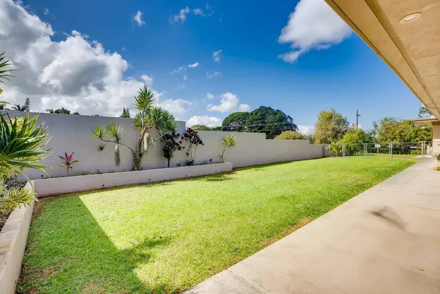 Listing Image for 1699 Kaupakalua Rd 30 of 41