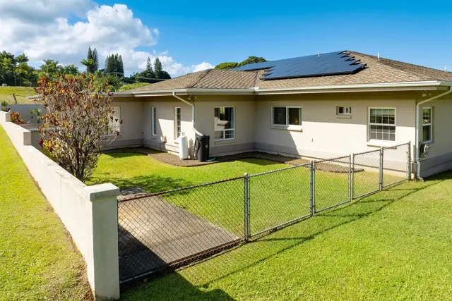 Listing Image for 1699 Kaupakalua Rd 31 of 41