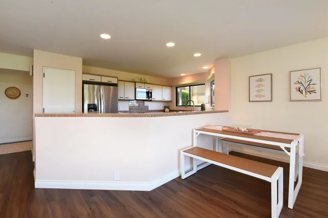 Listing Image for 50 Puu Anoano St 1707 13 of 40