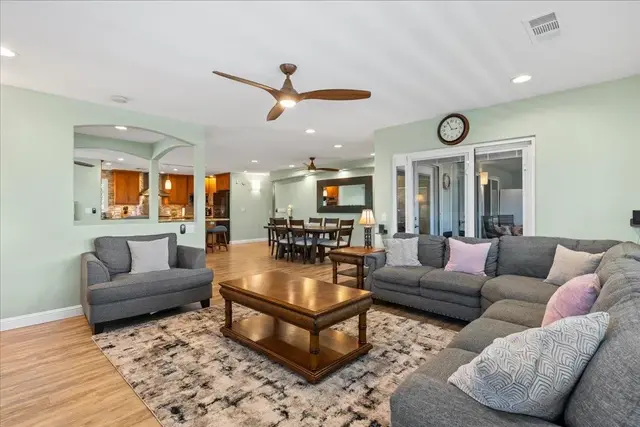 Listing Image for 6 Coral Place Pl 13 of 49