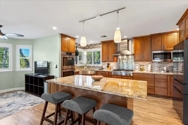 Listing Image for 6 Coral Place Pl 17 of 49