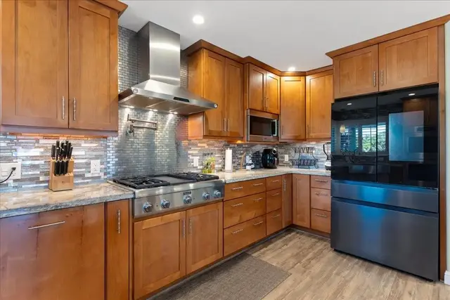Listing Image for 6 Coral Place Pl 22 of 49