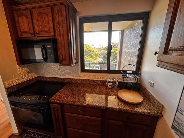 Listing Image for 4310 Lower Honoapiilani Rd 315 4 of 20