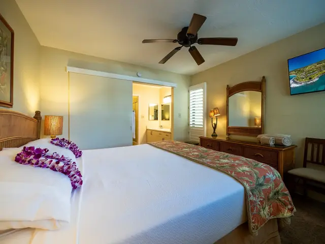 Listing Image for 5295 Lower Honoapiilani Rd B-17 19 of 35