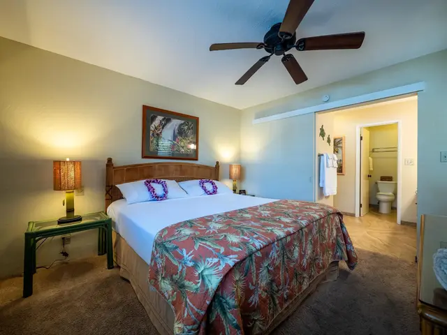 Listing Image for 5295 Lower Honoapiilani Rd B-17 20 of 35