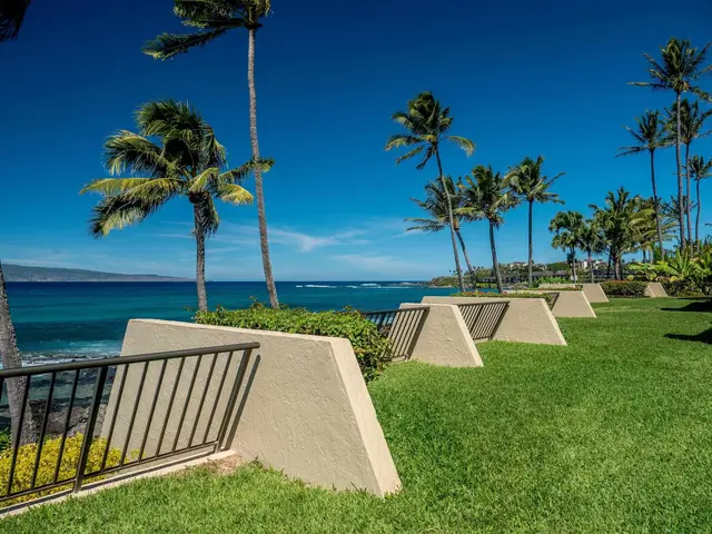 Listing Image for 5295 Lower Honoapiilani Rd B-17 23 of 35