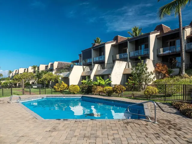 Listing Image for 5295 Lower Honoapiilani Rd B-17 24 of 35