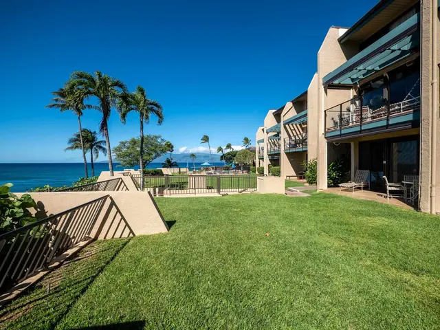 Listing Image for 5295 Lower Honoapiilani Rd B-17 33 of 35