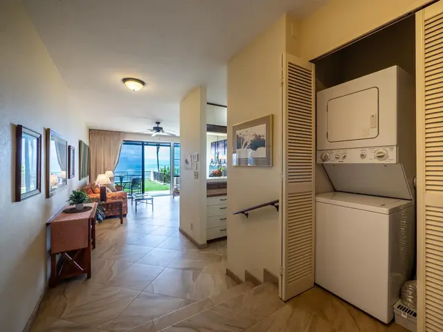 Listing Image for 5295 Lower Honoapiilani Rd B-17 9 of 35