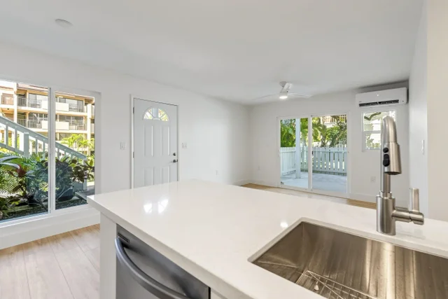 Listing Image for 160 Keonekai Rd 10-104 12 of 45