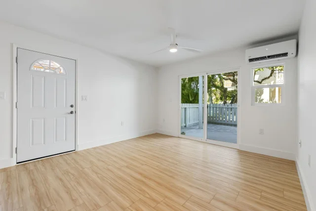 Listing Image for 160 Keonekai Rd 10-104 17 of 45