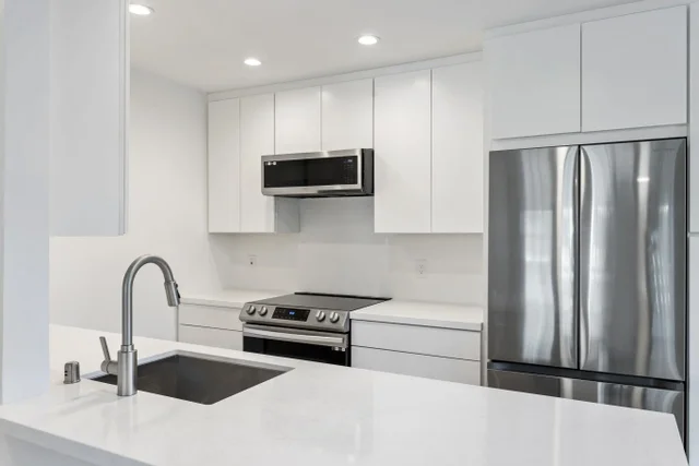 Listing Image for 160 Keonekai Rd 10-104 5 of 45