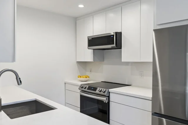 Listing Image for 160 Keonekai Rd 10-104 6 of 45