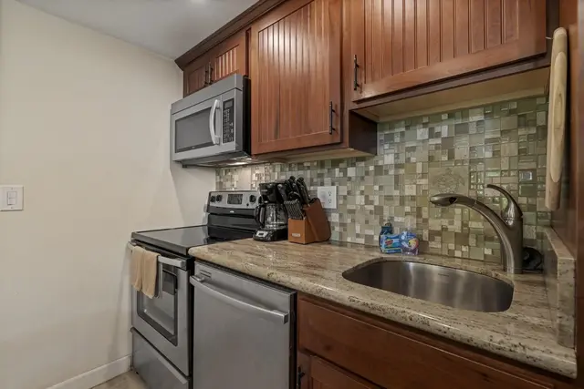 Listing Image for 3559 Lower Honoapiilani Rd 704 15 of 30