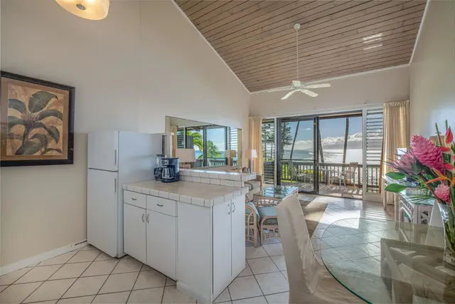 Listing Image for 4057 Lower Honoapiilani Rd 202 11 of 25