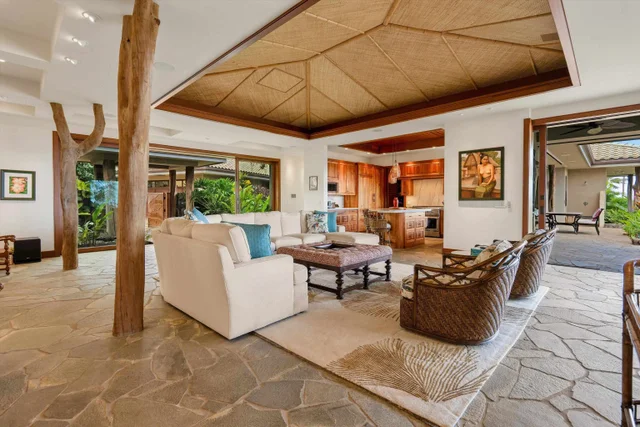 Listing Image for 137 Anapuni Loop 16 of 47