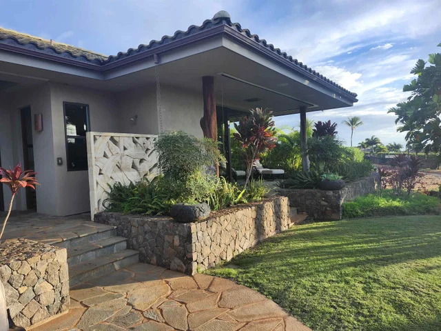 Listing Image for 137 Anapuni Loop 28 of 47