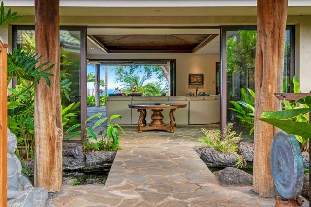 Listing Image for 137 Anapuni Loop 3 of 47