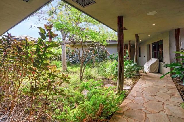 Listing Image for 137 Anapuni Loop 34 of 47