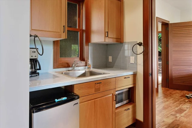 Listing Image for 137 Anapuni Loop 37 of 47