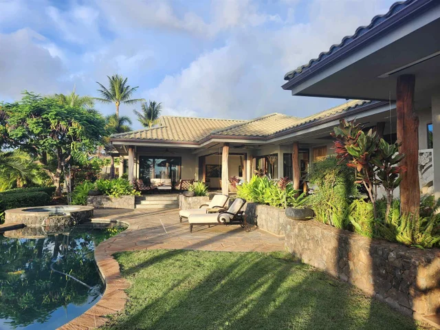 Listing Image for 137 Anapuni Loop 42 of 47